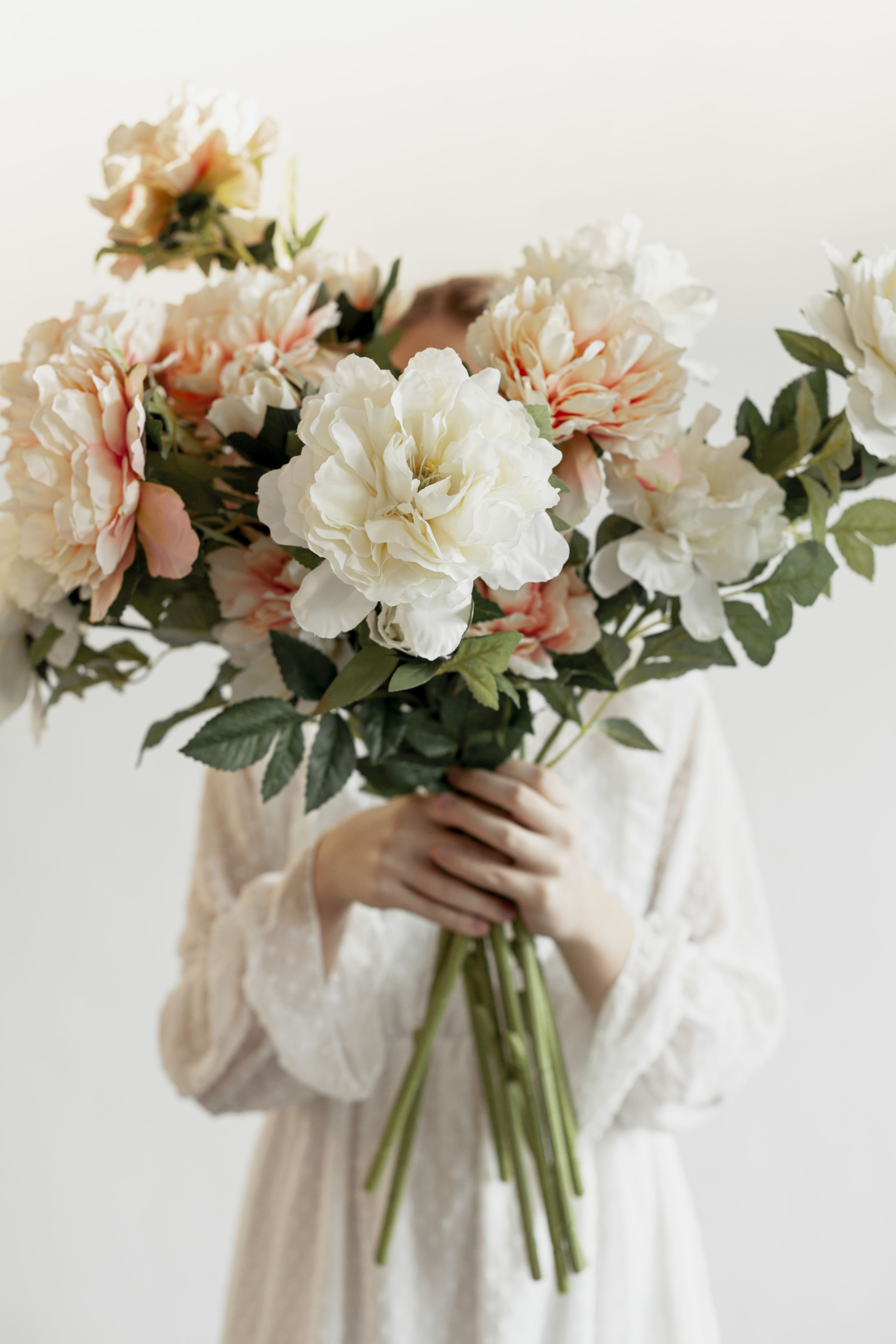 что подарить девушке на 14 февраля