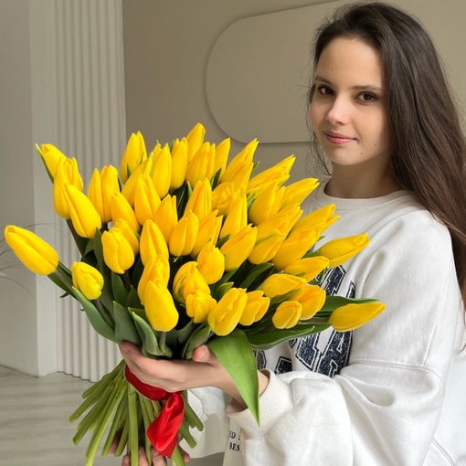 51 желтый тюльпан купить букет с доставкой