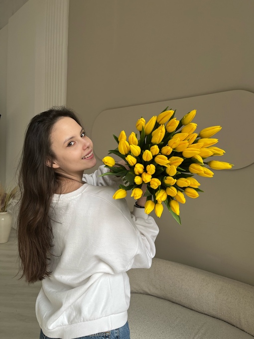 51 желтый тюльпан купить букет с доставкой